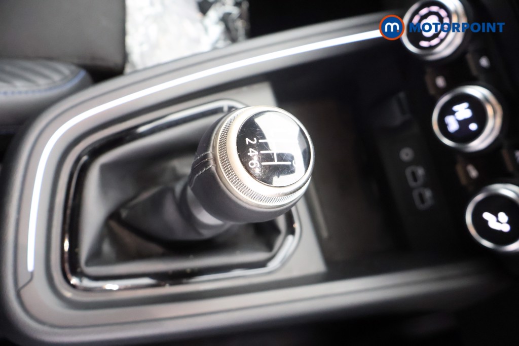 Renault Clio Esprit Alpine Manual Petrol Hatchback - Stock Number (1673037) - 9th supplementary image