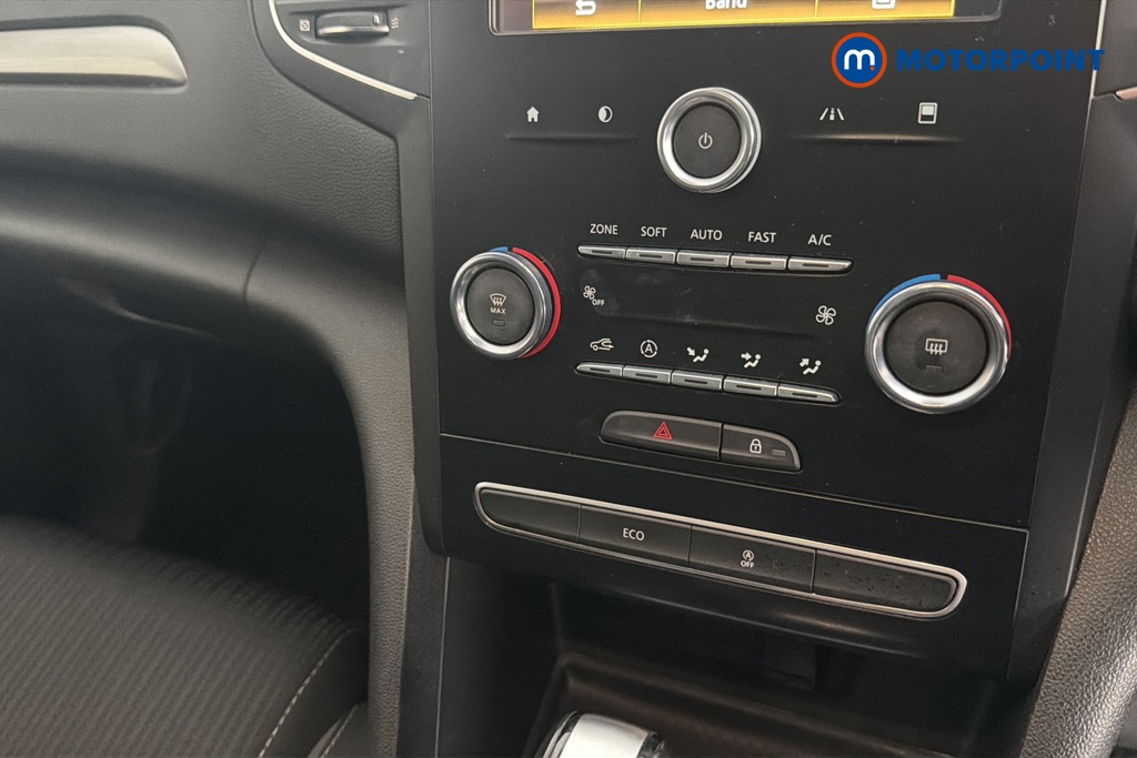 Renault Megane Iconic Automatic Petrol Hatchback - Stock Number (1673654) - 12th supplementary image