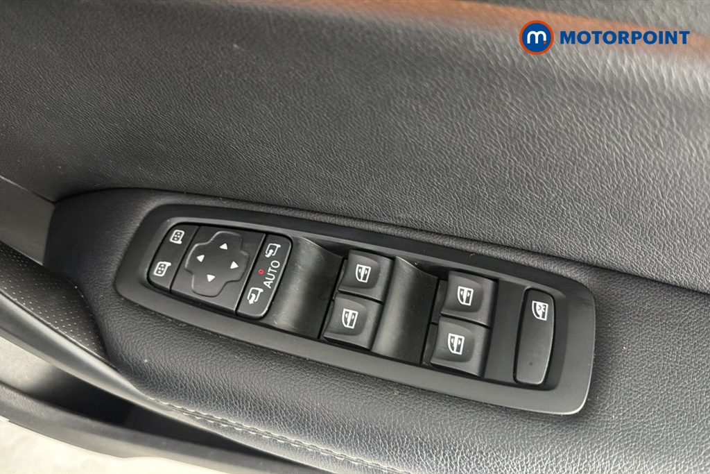 Renault Megane Iconic Automatic Petrol Hatchback - Stock Number (1673654) - 19th supplementary image