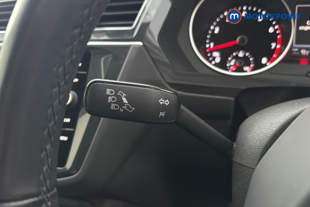 Volkswagen Tiguan Life Automatic Petrol SUV - Stock Number (1673957) - 5th supplementary image
