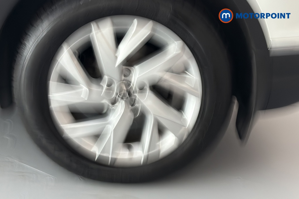 Volkswagen Tiguan Life Automatic Petrol SUV - Stock Number (1673957) - 45th supplementary image
