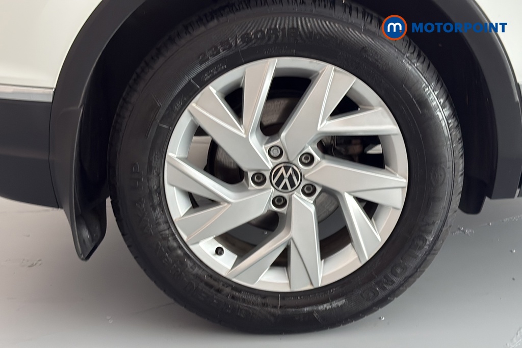 Volkswagen Tiguan Life Automatic Petrol SUV - Stock Number (1673957) - 46th supplementary image
