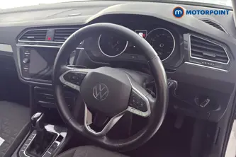 Volkswagen Tiguan Life Automatic Petrol SUV - Stock Number (1673957) - 1st supplementary image