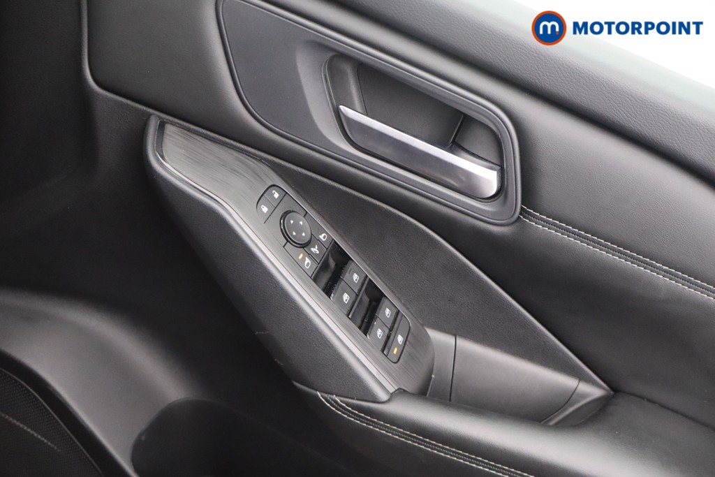 Nissan Qashqai Acenta Premium Automatic Petrol SUV - Stock Number (1674191) - 9th supplementary image
