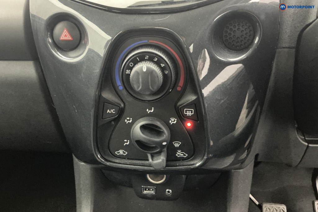 Toyota Aygo X-Play Manual Petrol Hatchback - Stock Number (1674400) - 16th supplementary image