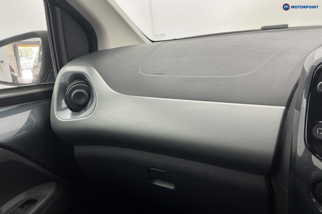 Toyota Aygo X-Play Manual Petrol Hatchback - Stock Number (1674400) - 17th supplementary image