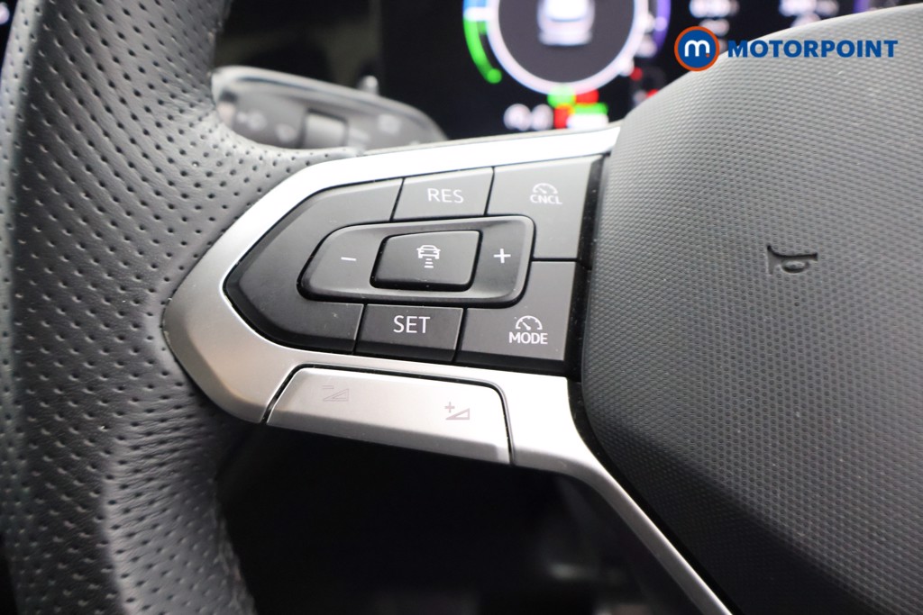Volkswagen Tiguan R-Line Automatic Petrol Plug-In Hybrid SUV - Stock Number (1674471) - 6th supplementary image