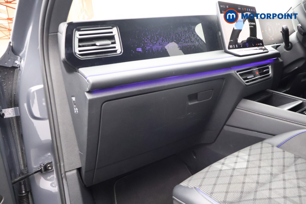 Volkswagen Tiguan R-Line Automatic Petrol Plug-In Hybrid SUV - Stock Number (1674471) - 32nd supplementary image