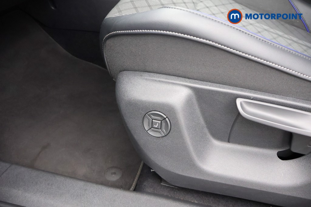 Volkswagen Tiguan R-Line Automatic Petrol Plug-In Hybrid SUV - Stock Number (1674471) - 33rd supplementary image