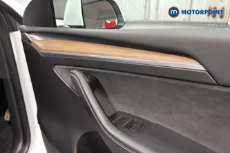 Tesla Model Y Long Range Automatic Electric SUV - Stock Number (1674540) - 10th supplementary image
