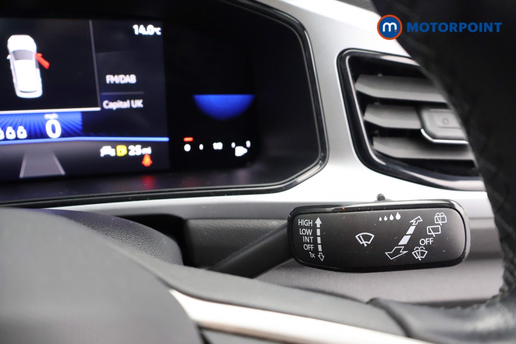 Volkswagen T-Roc Life Manual Petrol SUV - Stock Number (1674824) - 6th supplementary image