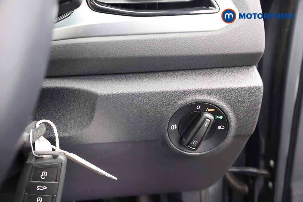 Volkswagen T-Roc Life Manual Petrol SUV - Stock Number (1674824) - 7th supplementary image