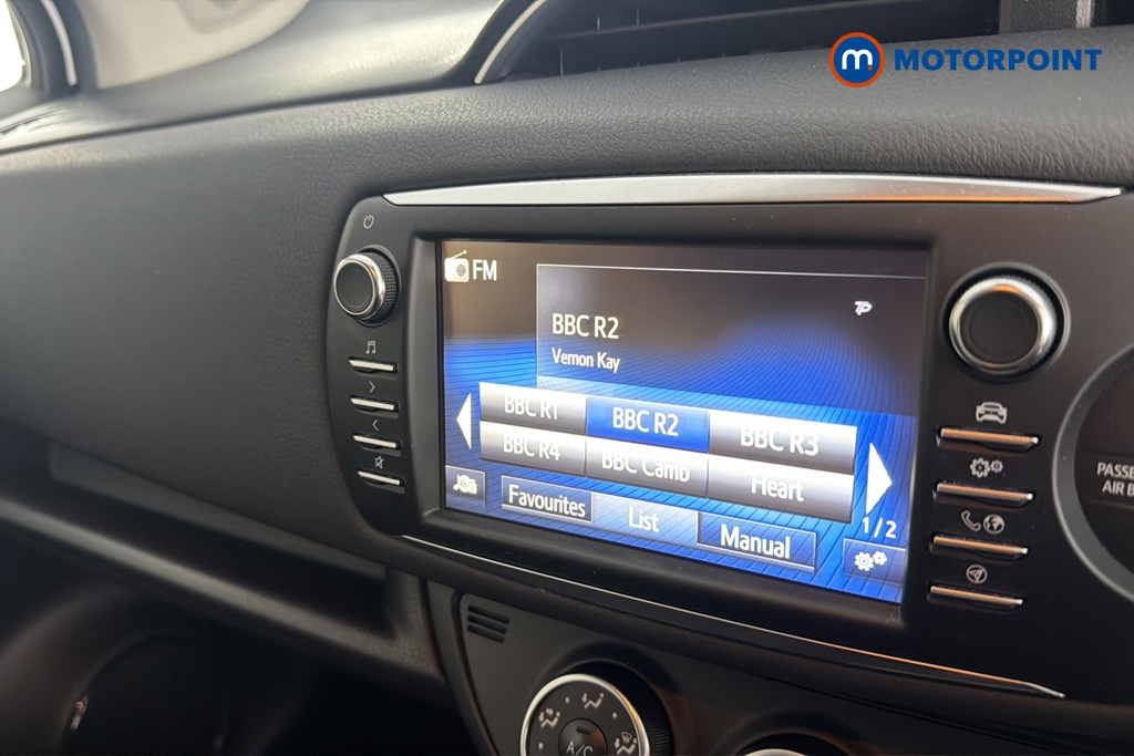 Toyota Yaris Design Automatic Petrol Hatchback - Stock Number (1675261) - 8th supplementary image