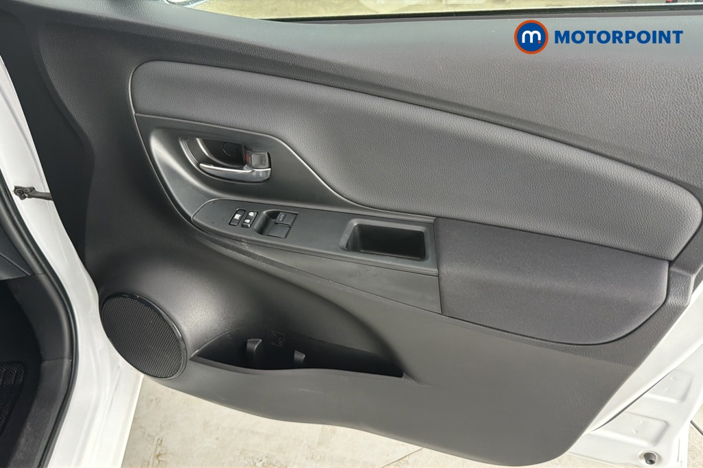Toyota Yaris Design Automatic Petrol Hatchback - Stock Number (1675261) - 18th supplementary image