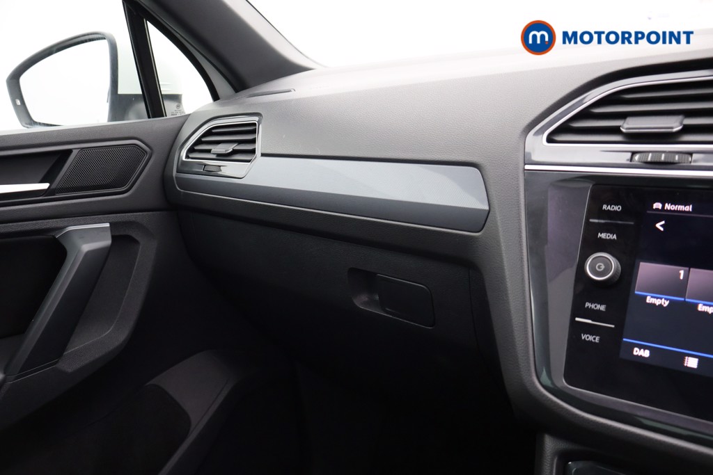 Volkswagen Tiguan R-Line Tech Manual Diesel SUV - Stock Number (1675919) - 12th supplementary image