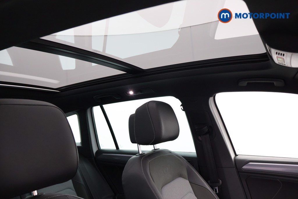 Volkswagen Tiguan R-Line Tech Manual Diesel SUV - Stock Number (1675919) - 19th supplementary image