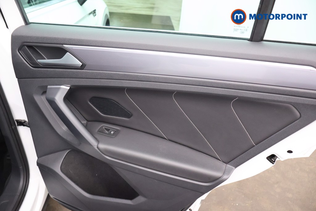 Volkswagen Tiguan R-Line Tech Manual Diesel SUV - Stock Number (1675919) - 23rd supplementary image