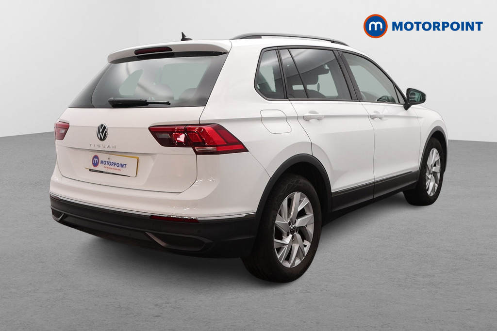Volkswagen Tiguan Life Automatic Petrol SUV - Stock Number (1676479) - Drivers side rear corner