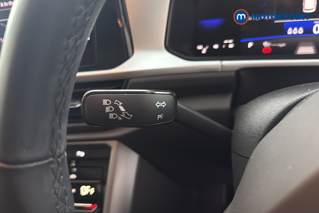 Volkswagen T-Roc Match Automatic Petrol SUV - Stock Number (1676533) - 5th supplementary image