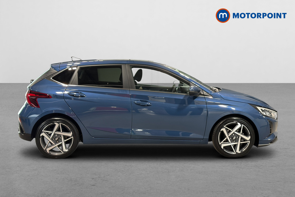 Hyundai I20 Premium Automatic Petrol Hatchback - Stock Number (1676743) - Passenger side
