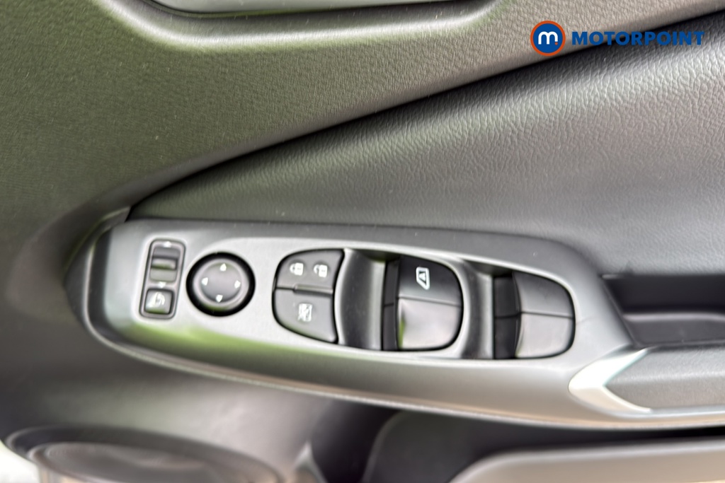 Nissan Juke Acenta Premium Manual Petrol SUV - Stock Number (1676808) - 19th supplementary image