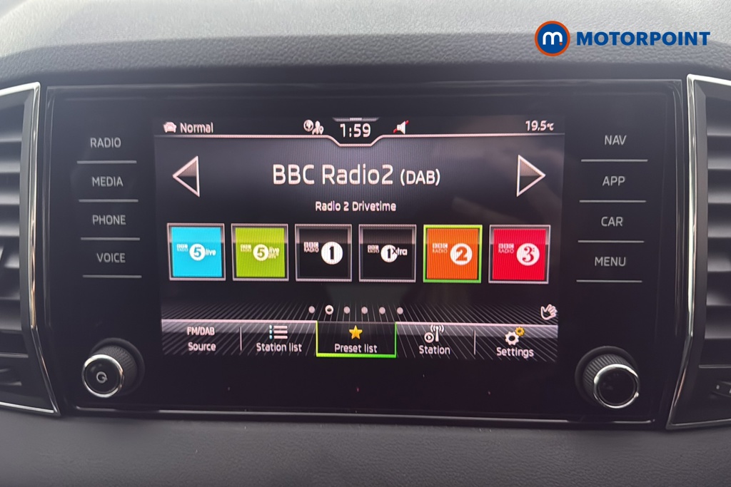 Skoda Karoq Se L Automatic Petrol SUV - Stock Number (1677193) - 8th supplementary image