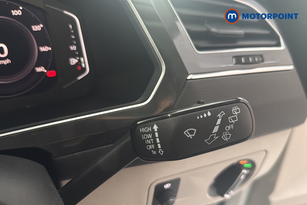 Volkswagen Tiguan Allspace Life Automatic Petrol SUV - Stock Number (1677356) - 6th supplementary image