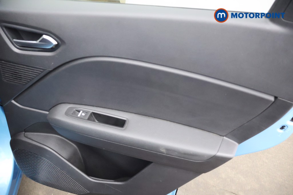 Renault Captur S Edition Automatic Petrol Plug-In Hybrid SUV - Stock Number (1677870) - 20th supplementary image
