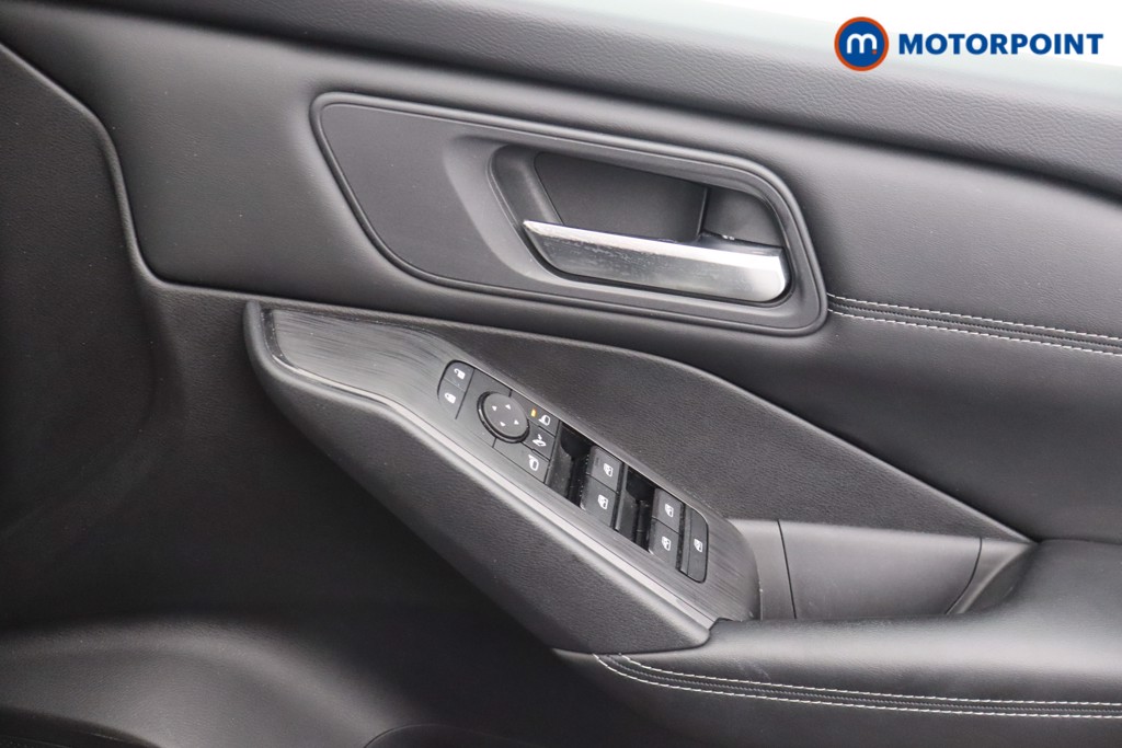 Nissan Qashqai Acenta Premium Manual Petrol SUV - Stock Number (1677975) - 9th supplementary image