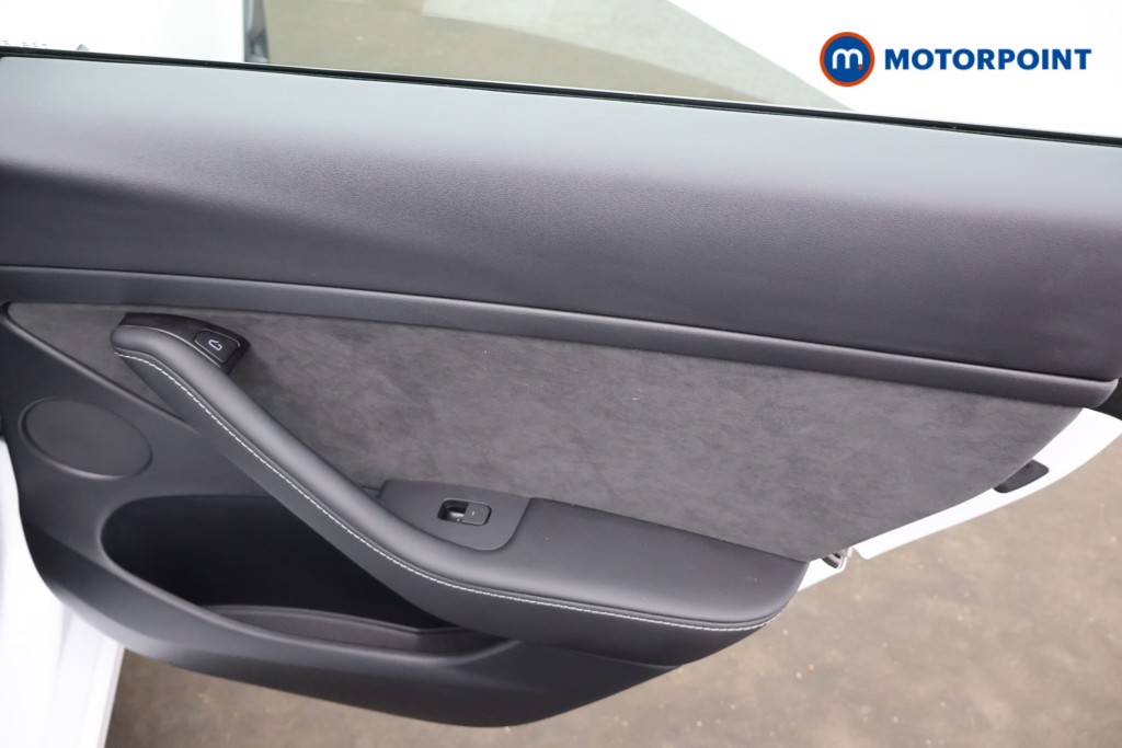 Tesla Model 3 Long Range Automatic Electric Saloon - Stock Number (1678020) - 18th supplementary image