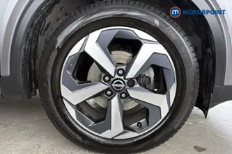 Nissan Qashqai N-Connecta Automatic Petrol SUV - Stock Number (1678548) - 47th supplementary image