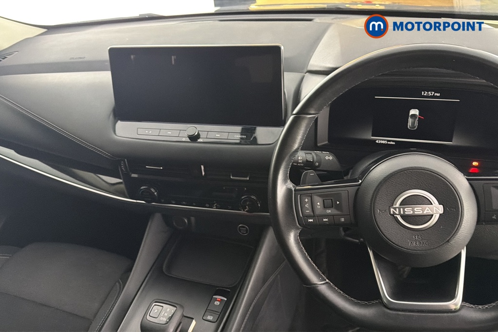Nissan Qashqai N-Connecta Automatic Petrol SUV - Stock Number (1678548) - 1st supplementary image