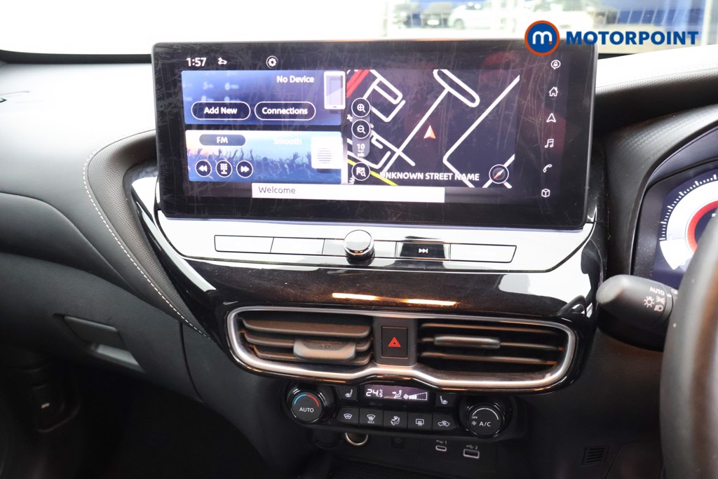 Nissan Juke Tekna Automatic Petrol SUV - Stock Number (1678586) - 8th supplementary image