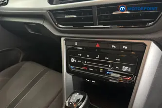 Volkswagen T-Roc Life Automatic Petrol SUV - Stock Number (1678753) - 12th supplementary image