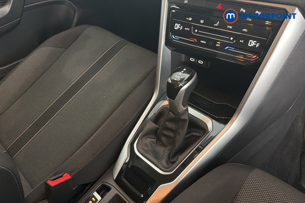 Volkswagen T-Roc Life Automatic Petrol SUV - Stock Number (1678753) - 15th supplementary image