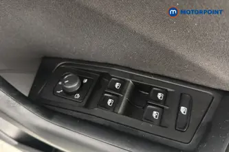 Volkswagen T-Roc Life Automatic Petrol SUV - Stock Number (1678753) - 19th supplementary image