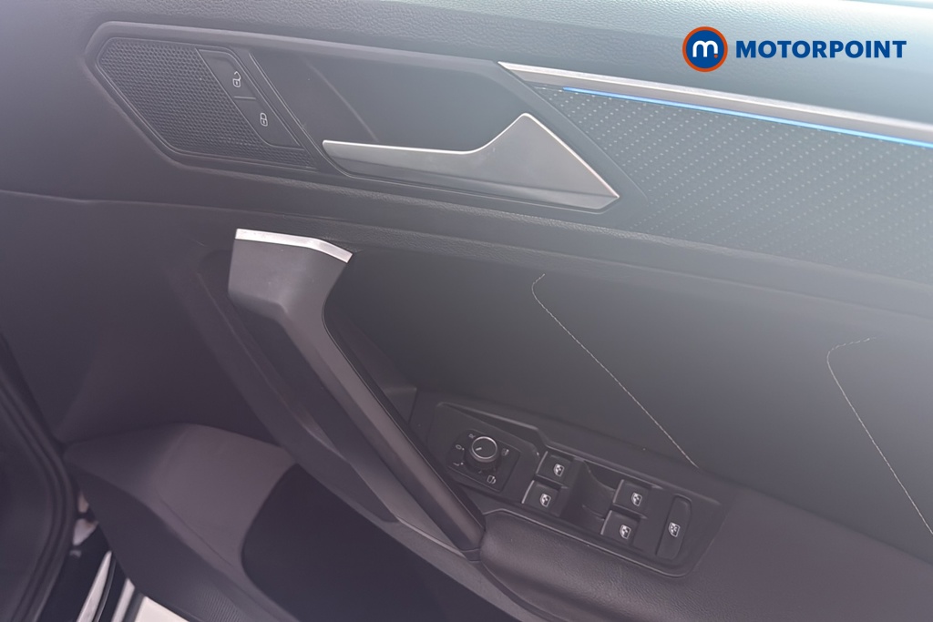 Volkswagen Tiguan R-Line Automatic Petrol SUV - Stock Number (1678757) - 19th supplementary image