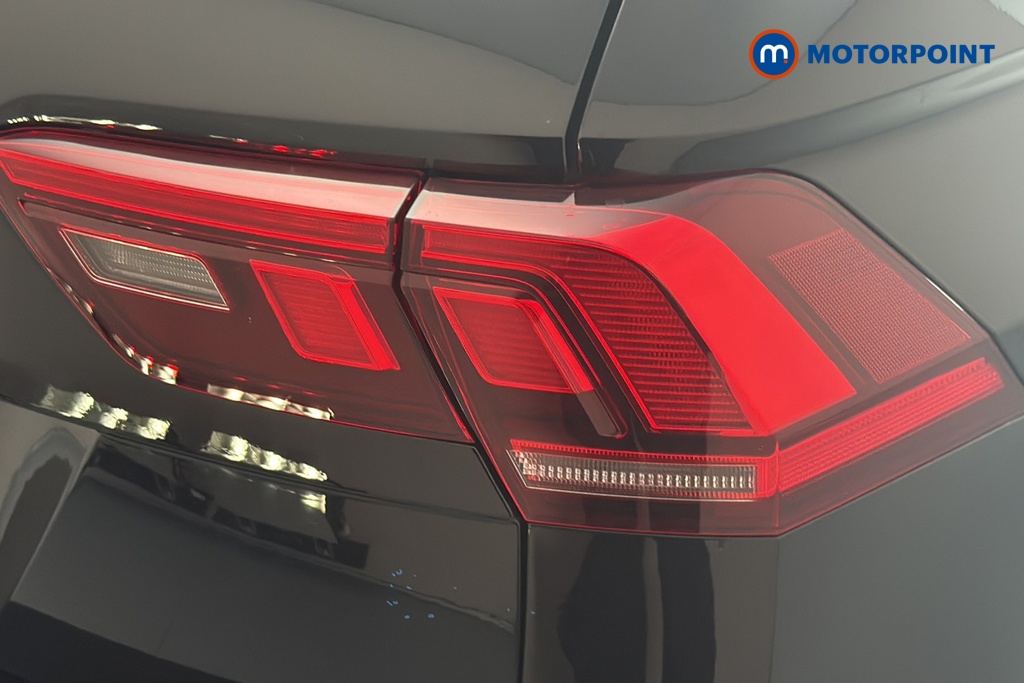 Volkswagen Tiguan R-Line Automatic Petrol SUV - Stock Number (1678757) - 36th supplementary image