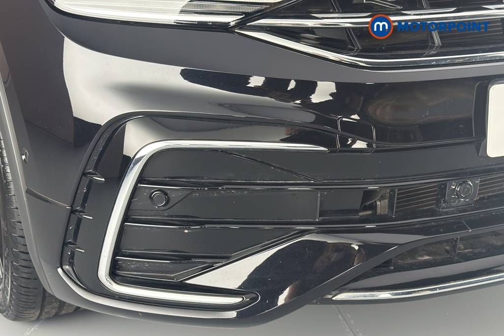 Volkswagen Tiguan R-Line Automatic Petrol SUV - Stock Number (1678757) - 38th supplementary image