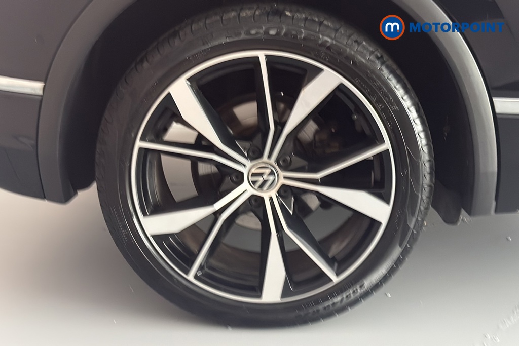 Volkswagen Tiguan R-Line Automatic Petrol SUV - Stock Number (1678757) - 46th supplementary image