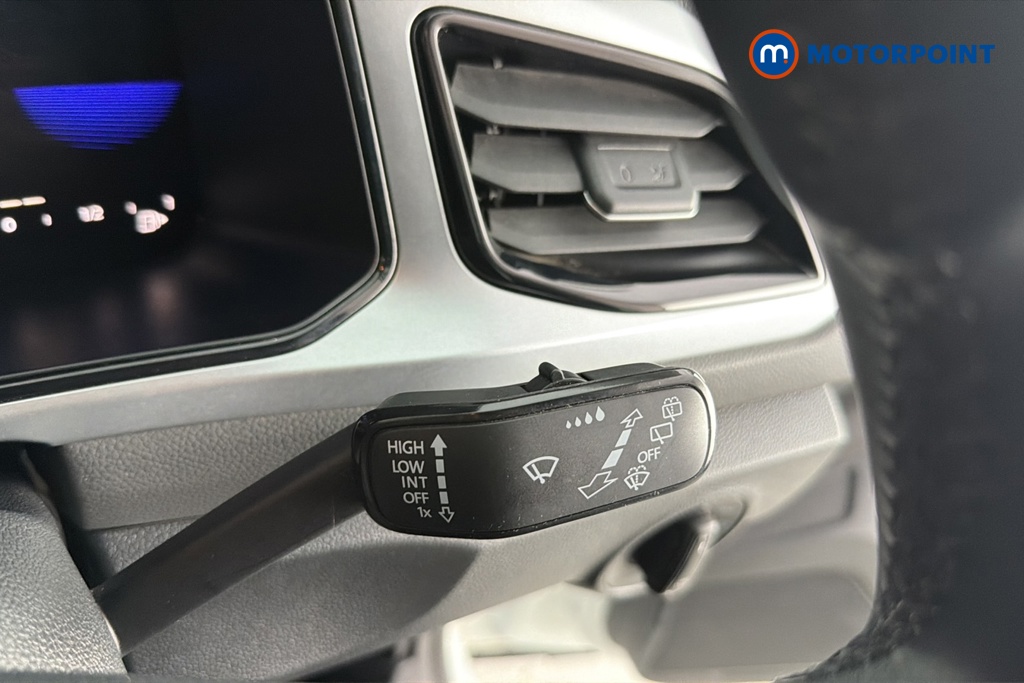 Volkswagen T-Roc Life Manual Petrol SUV - Stock Number (1679391) - 6th supplementary image