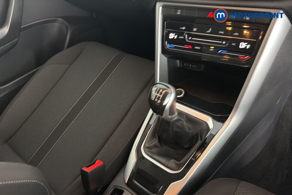 Volkswagen T-Roc Life Manual Petrol SUV - Stock Number (1679391) - 15th supplementary image