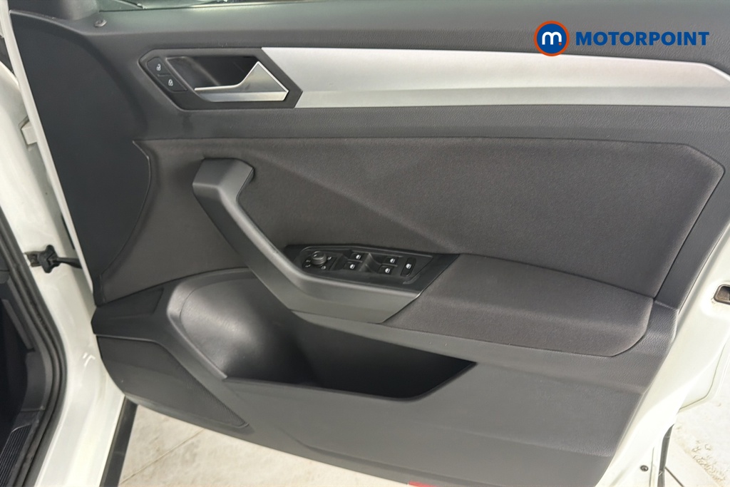 Volkswagen T-Roc Life Manual Petrol SUV - Stock Number (1679391) - 18th supplementary image