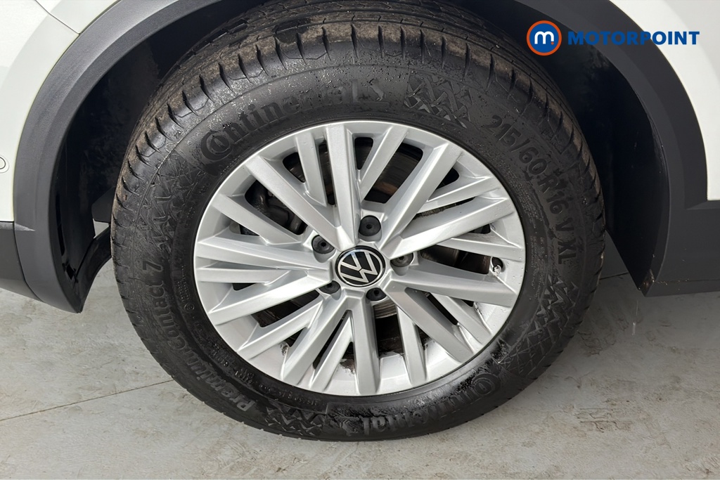 Volkswagen T-Roc Life Manual Petrol SUV - Stock Number (1679391) - 44th supplementary image