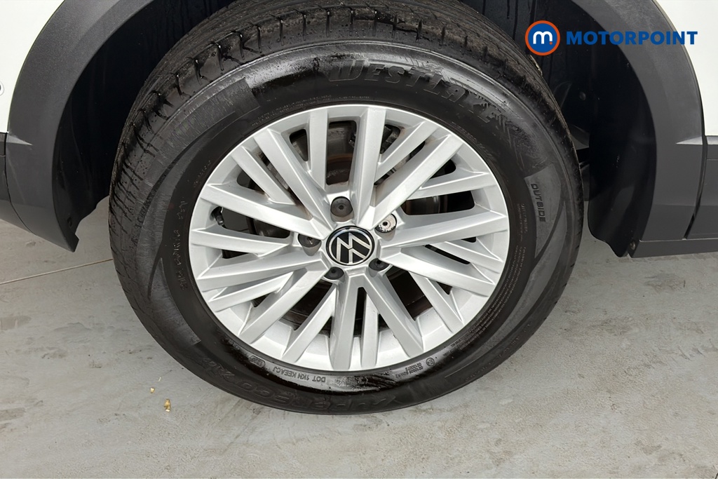 Volkswagen T-Roc Life Manual Petrol SUV - Stock Number (1679391) - 46th supplementary image