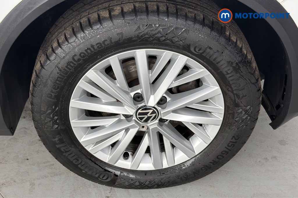 Volkswagen T-Roc Life Manual Petrol SUV - Stock Number (1679391) - 47th supplementary image