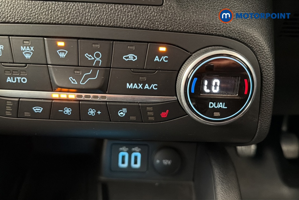 Ford Focus Titanium X Edition Manual Petrol Hatchback - Stock Number (1679482) - 14th supplementary image