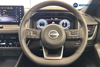 Nissan Qashqai Tekna Manual Petrol SUV - Stock Number (1680007) - 2nd supplementary image