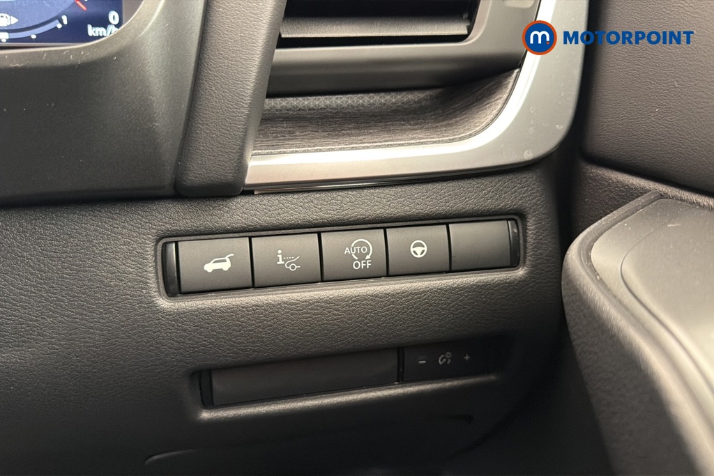 Nissan Qashqai Tekna Manual Petrol SUV - Stock Number (1680007) - 11th supplementary image