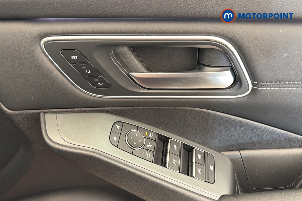 Nissan Qashqai Tekna Manual Petrol SUV - Stock Number (1680007) - 19th supplementary image